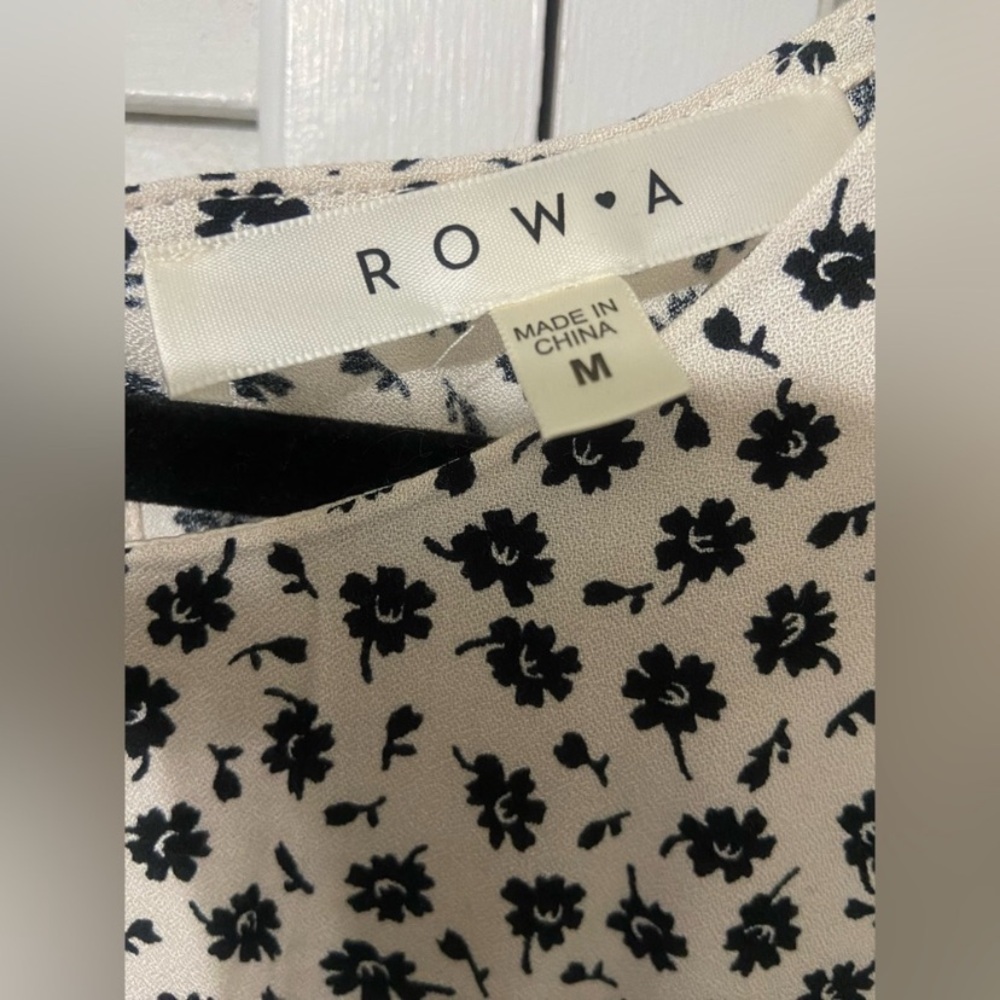 🖤 NWOT ROW A Black & Ivory Ditsy Floral Flounce Mini Dress Women’s Size M 🖤